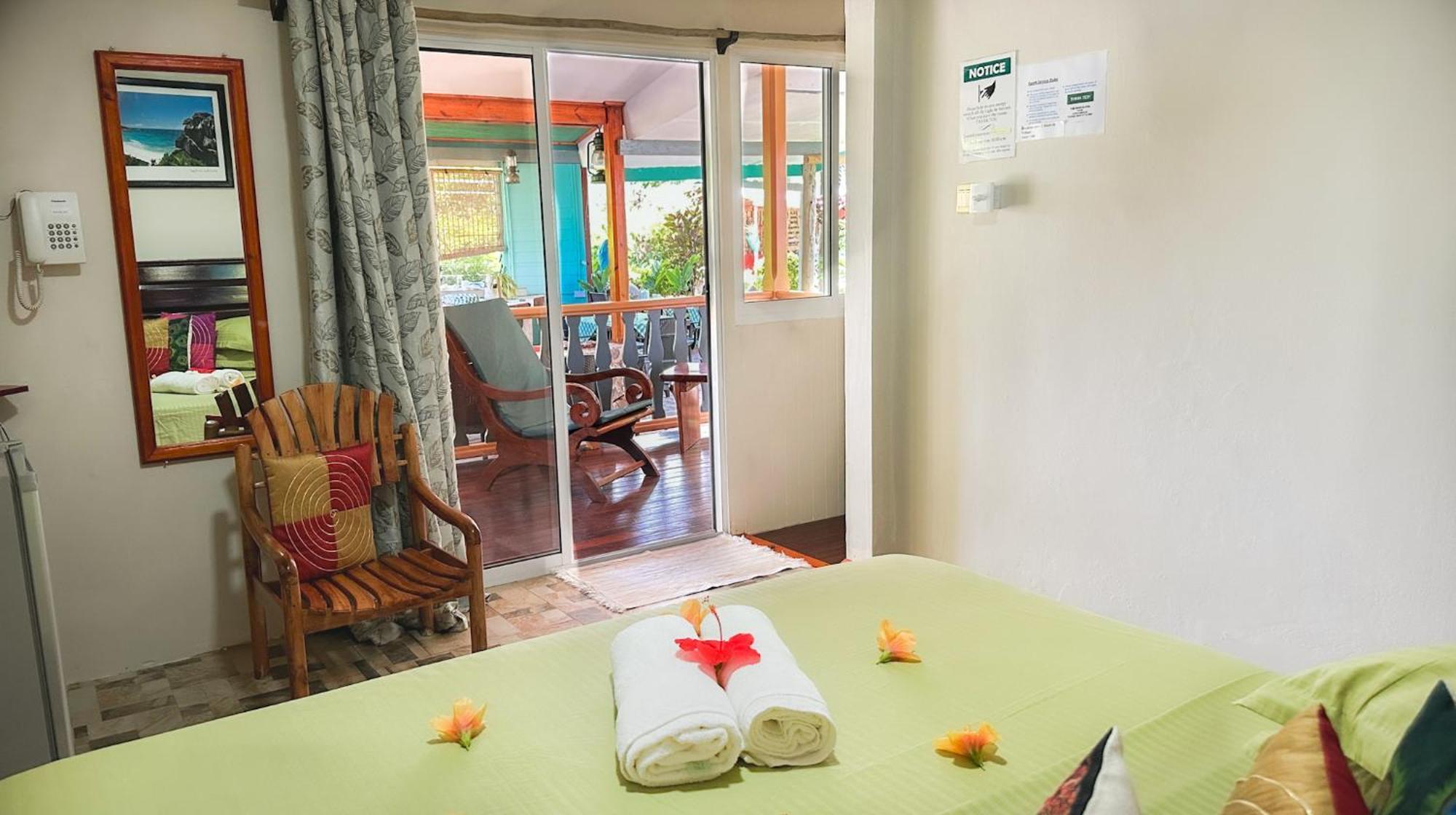 Bwaver Cottage La Digue Exterior photo